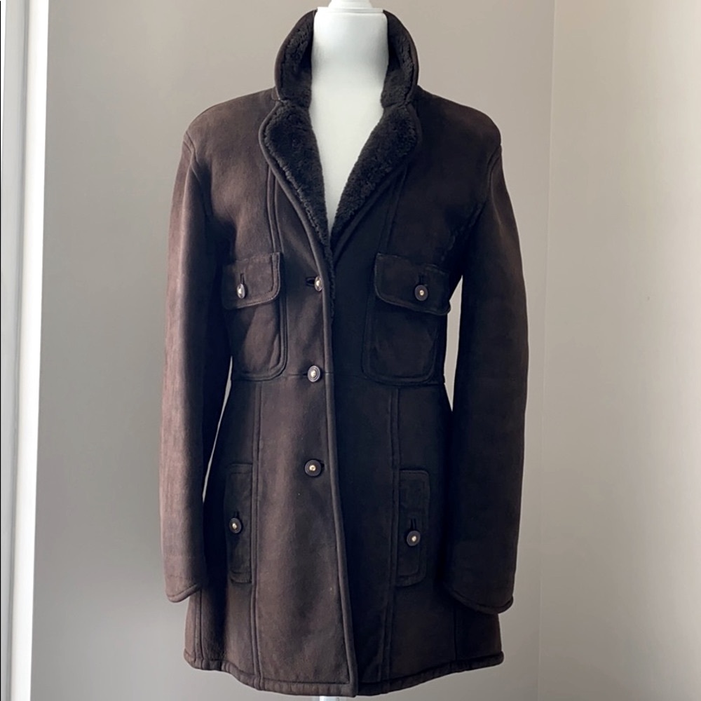Chanel Boutique 100% Agneau Laine Shierling Lambswool.